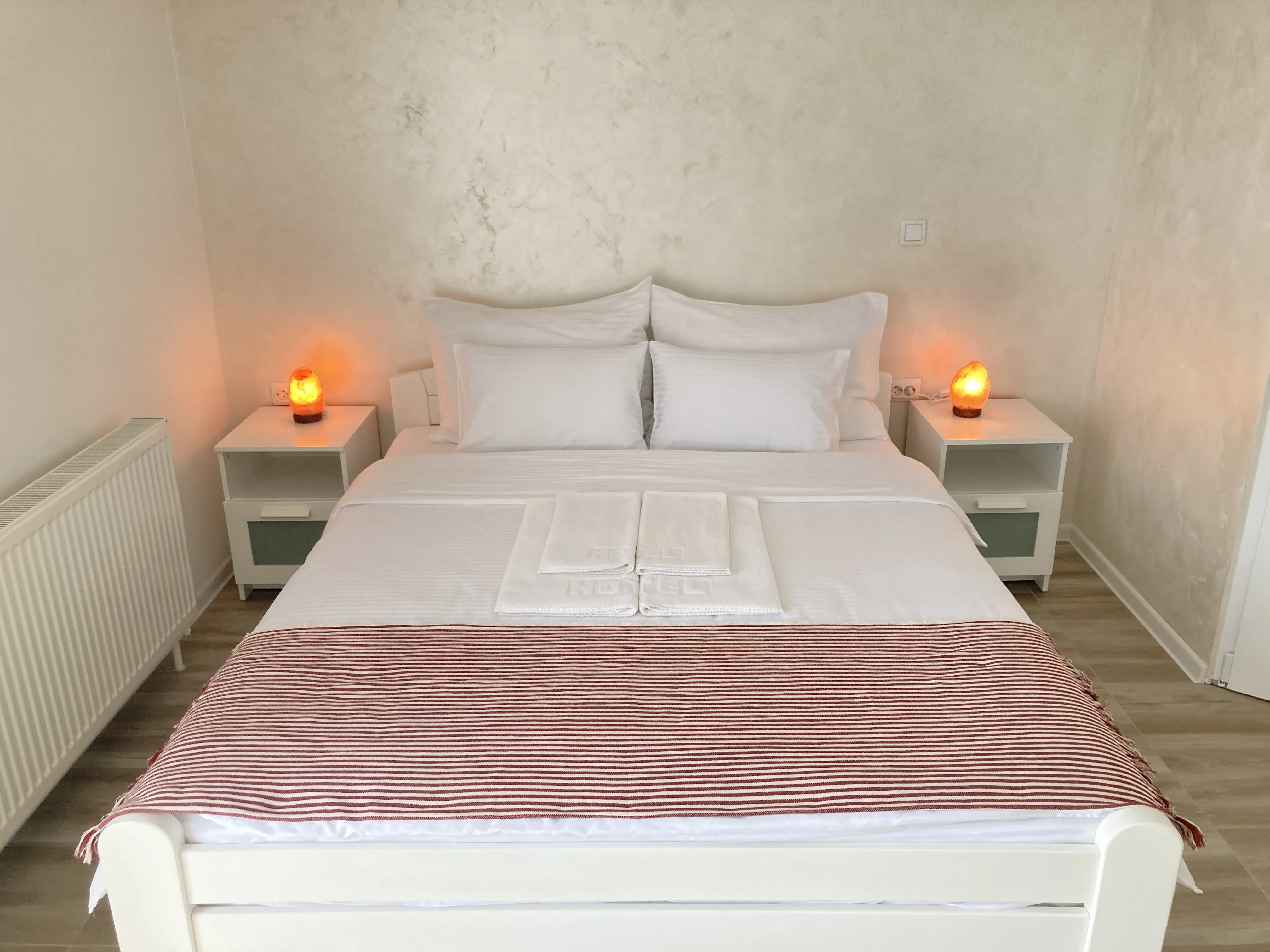 Soba – pogled na baštu 1